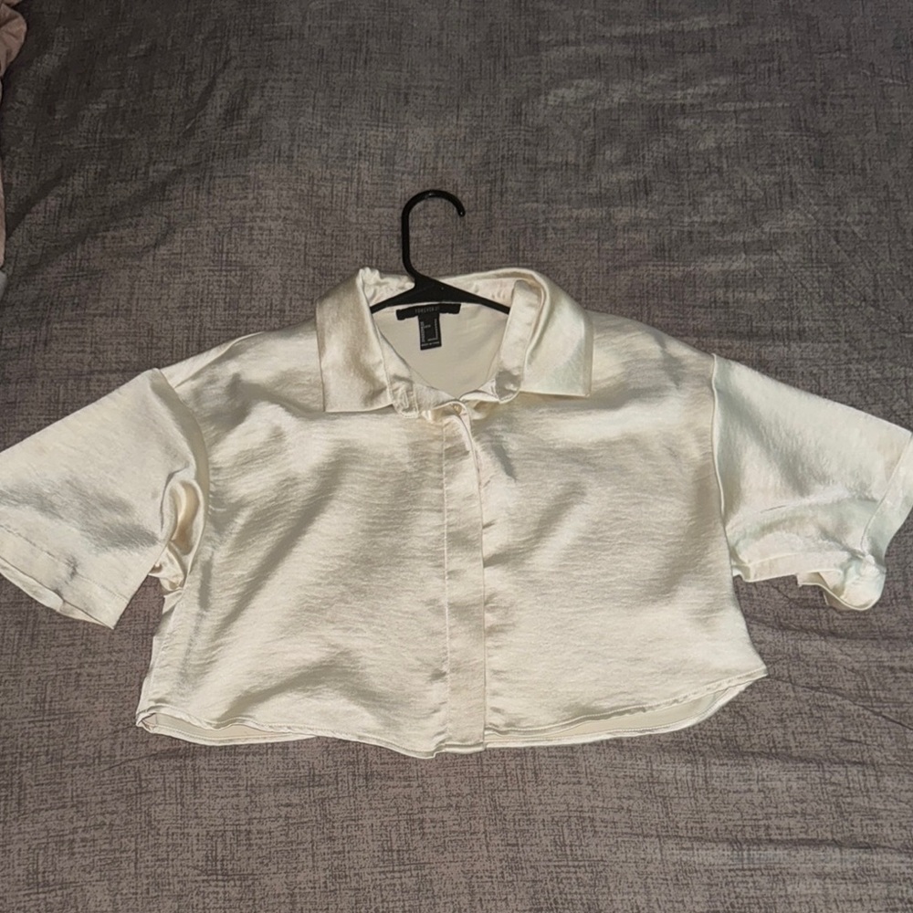 Women’s Cropped Cream Shirt